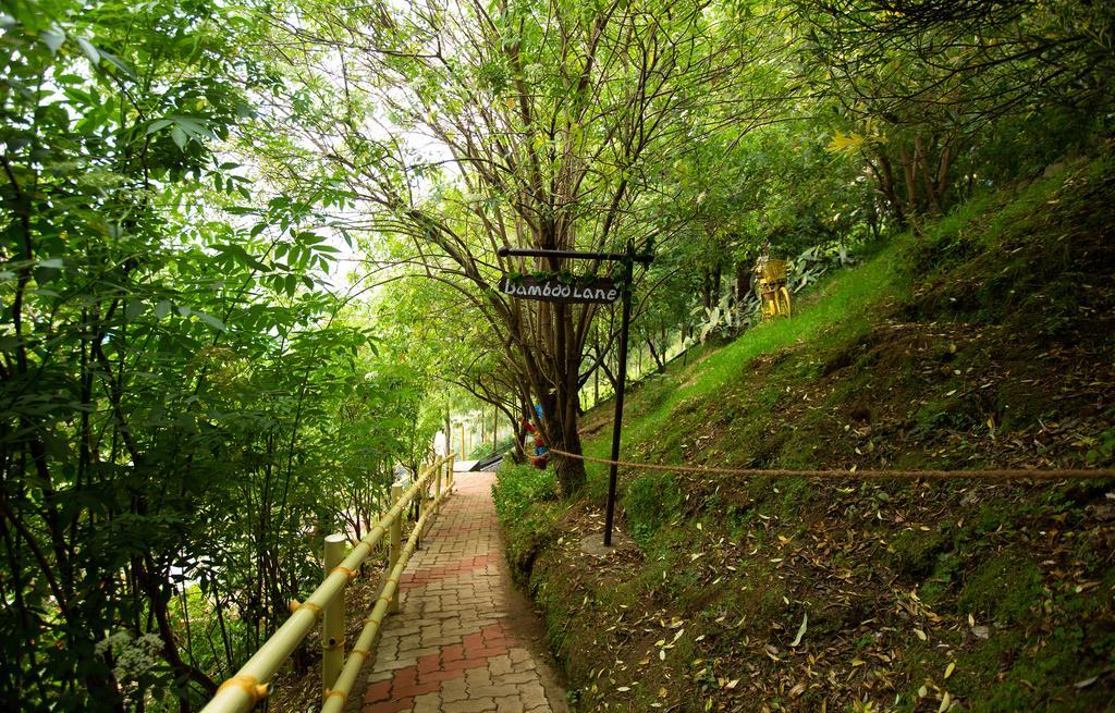 Pine Borough Inn Kodaikanal Exterior foto